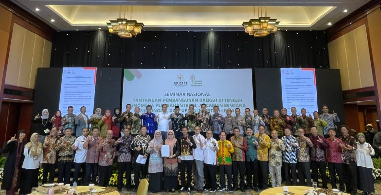 Read more about the article Bahu-Membahu, Pemerintah Kabupaten Bersiap Wujudkan Pembangunan Daerah Berkelanjutan melalui Deklarasi Bersama